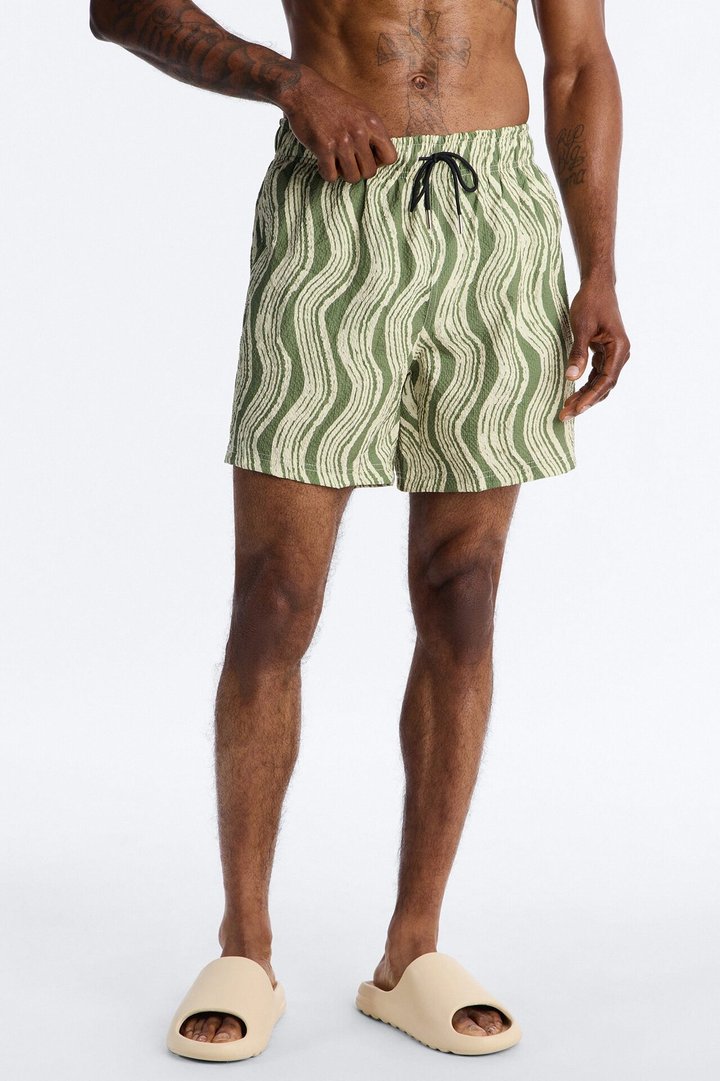 Wave Printed Seersucker Swim Trunk 6″ - Olive