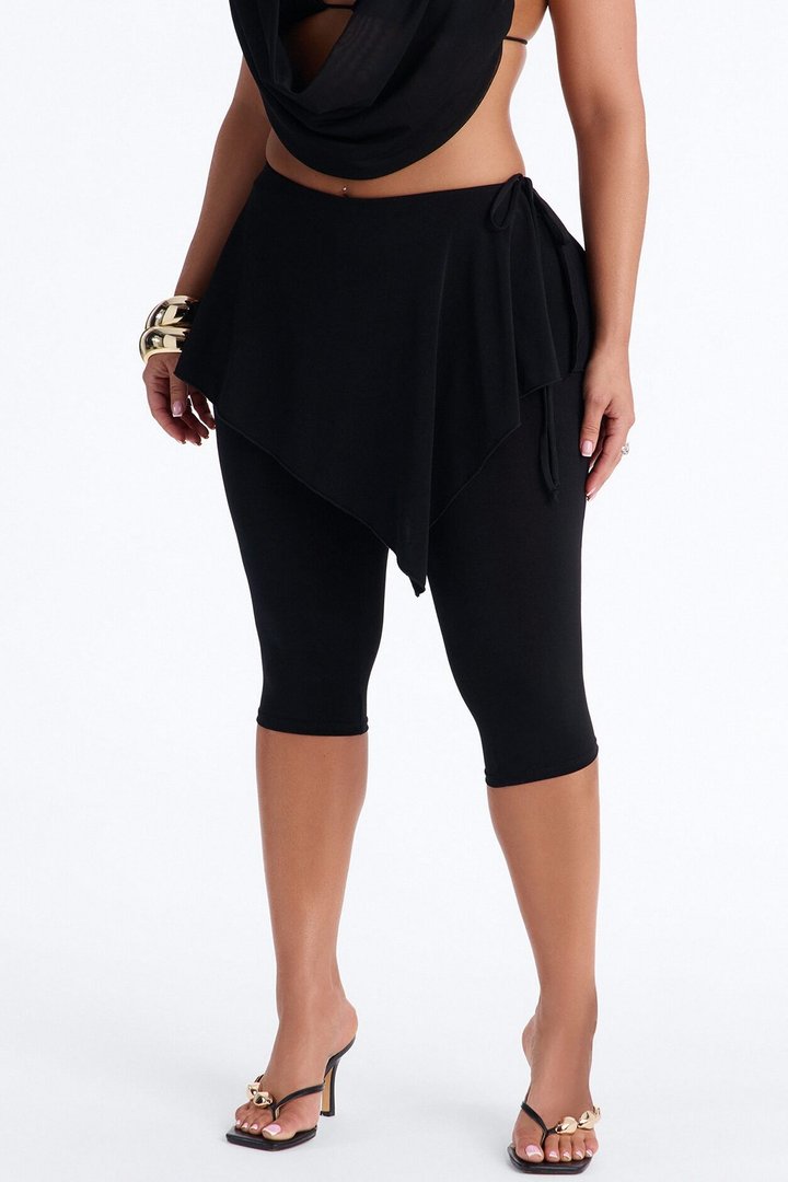Bella Low Rise Skirted Capri Legging - Black