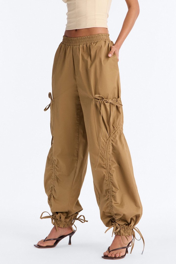 Gemma Low Rise Ruched Jogger Cargo Pant 30″ - Camel