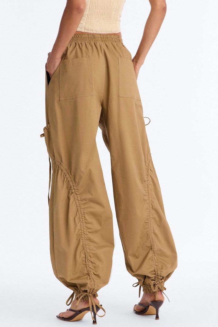 Gemma Low Rise Ruched Jogger Cargo Pant 30″ - Camel