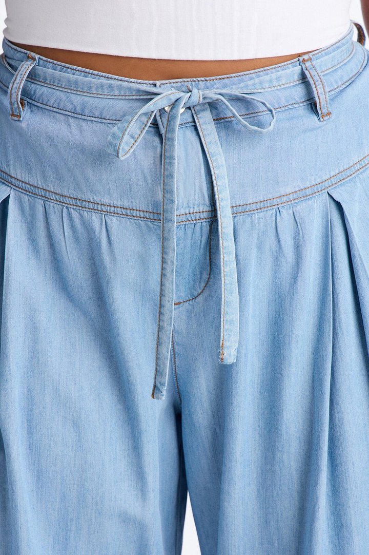Golden Hour Chambray Tie Waist Pant 33″ - Light Wash