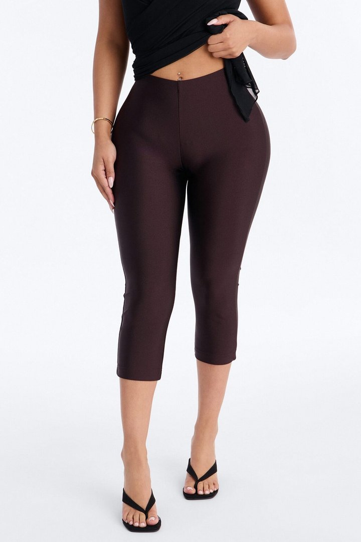 Tricot Low Rise Clean Waistband Capri Legging - Chocolate