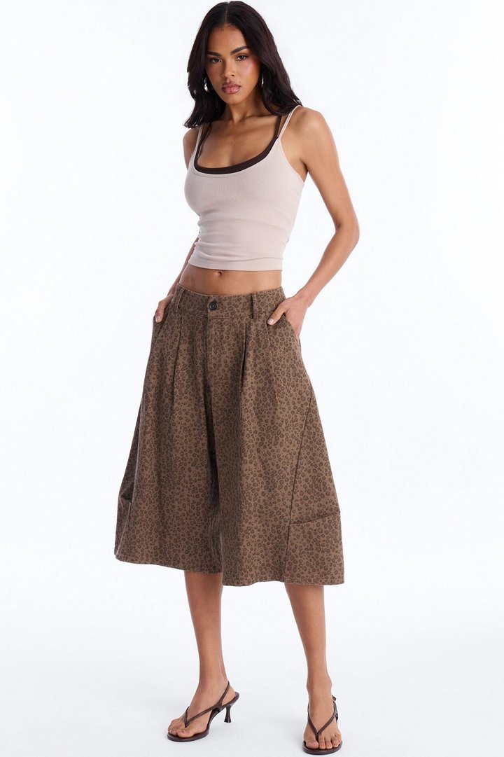 Zoey Low Rise Barrel Leopard Bermuda Short - Leopard