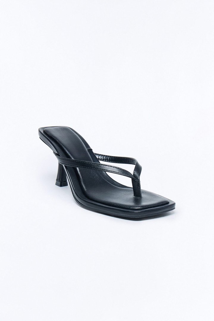 Vida Thong Heels - Black