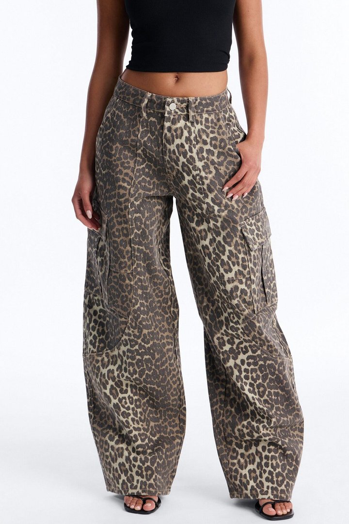 Londyn Leopard Mid Rise Cargo Barrel Leg Pant 30″ - Leopard
