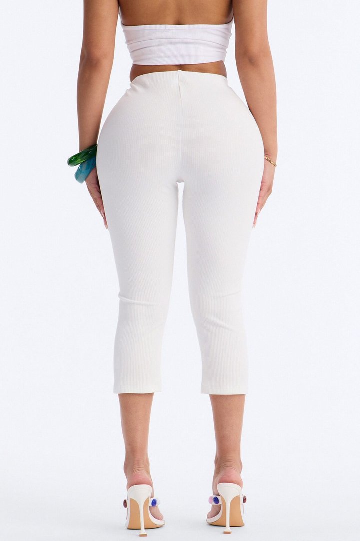 Ultra Ribbed Low Rise Capri Legging - White