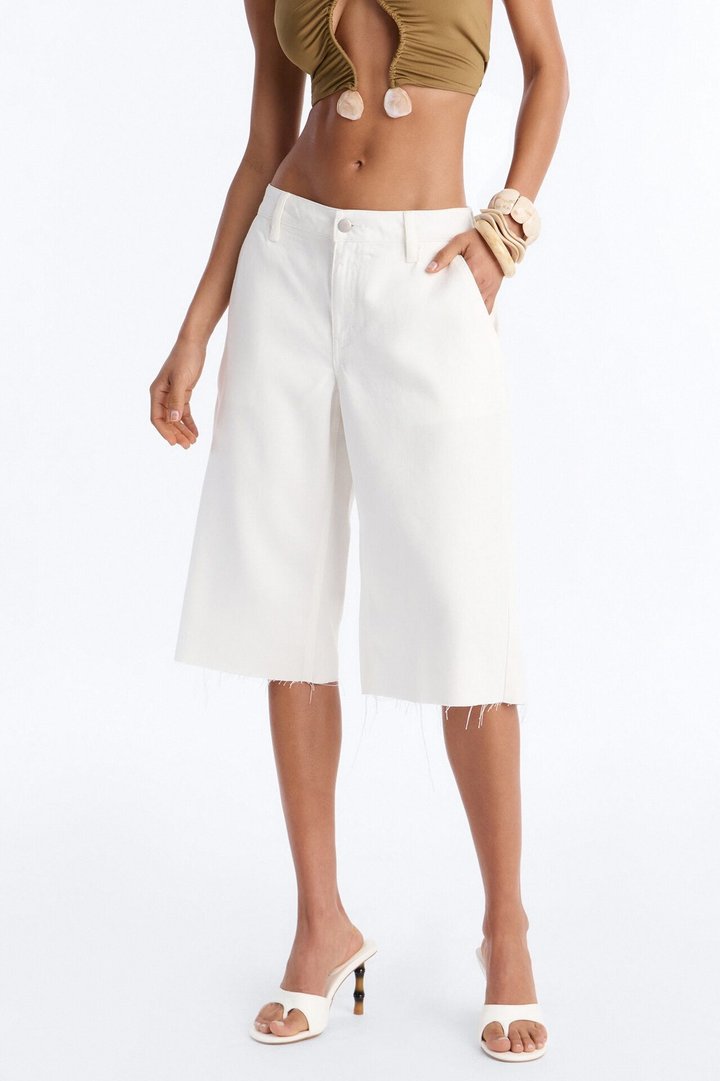 Caroline Twill Side Pleat Low Rise Bermuda Short - Ivory