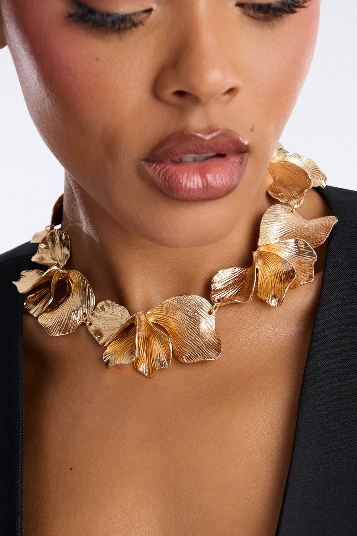 Petals For You Necklace - Gold