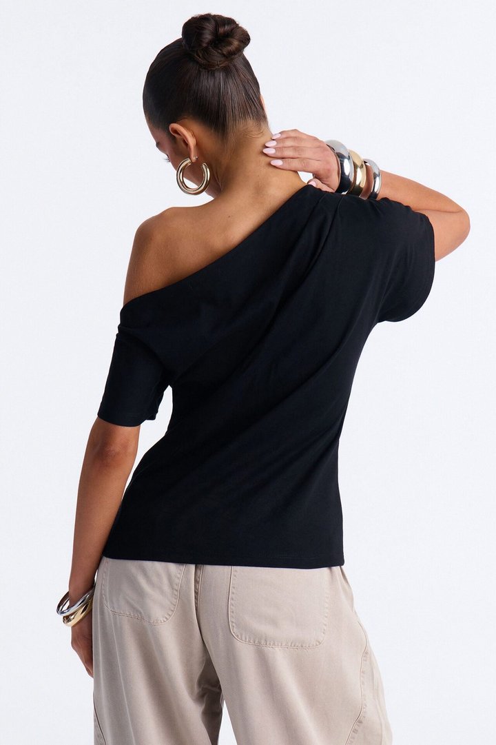 City Lounge Off Shoulder Short Sleeve T-Shirt - Black