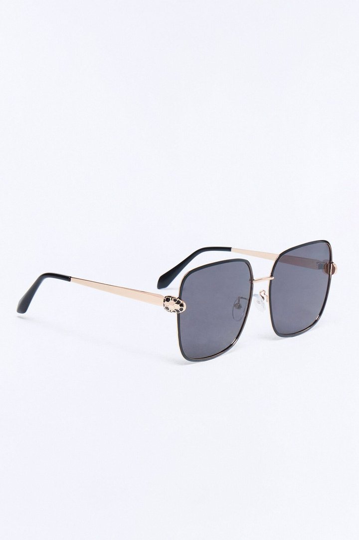 Sneaking Up Sunglasses - Black