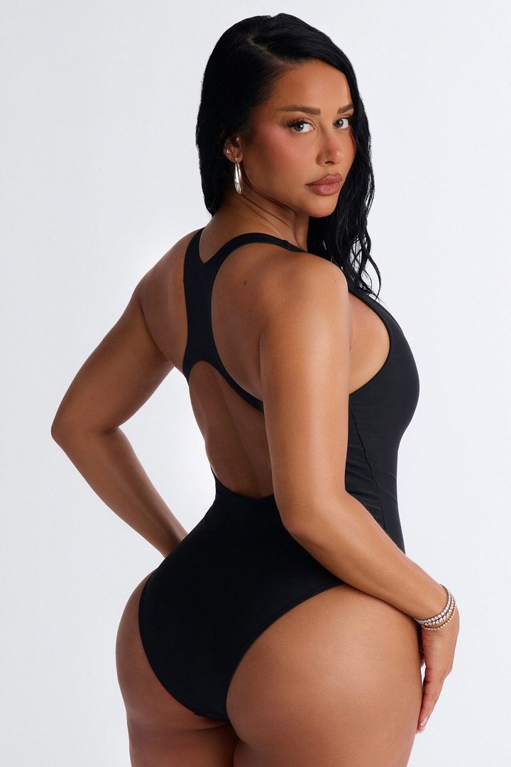 Donna Sleeveless Scoop Neck 1 Piece Swimsuit - Black