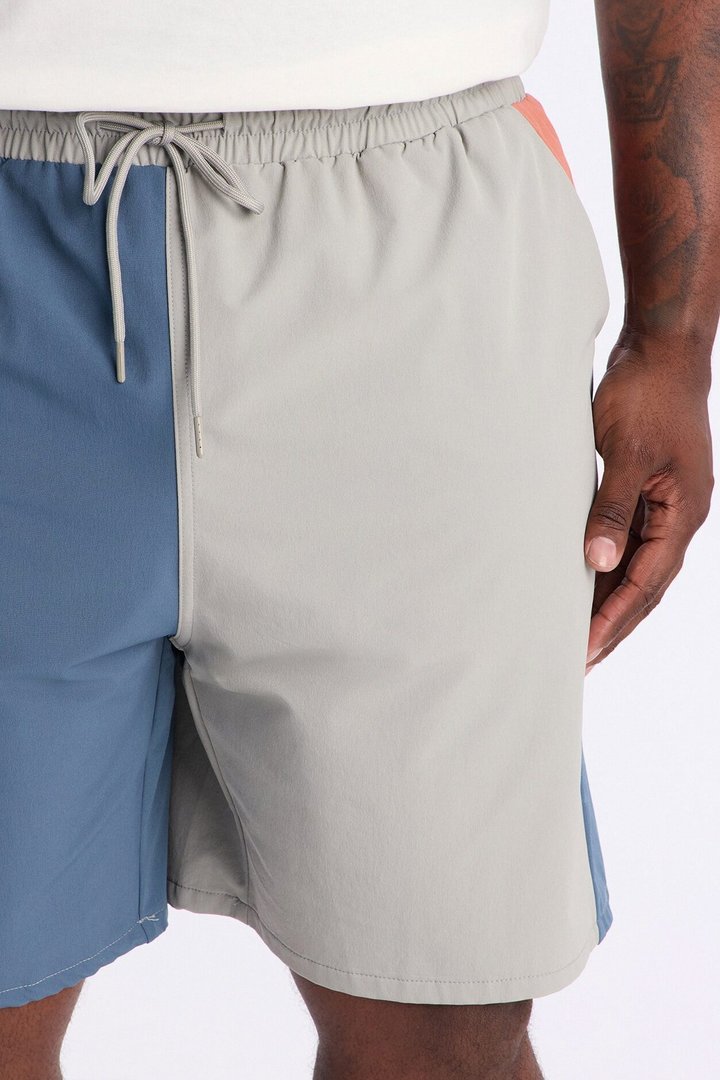 Relaxed Matari Color Blocked Short - Multi Color