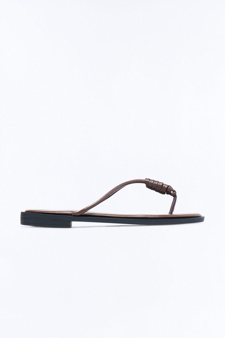 Kendall Knot Flip Flops - Chocolate