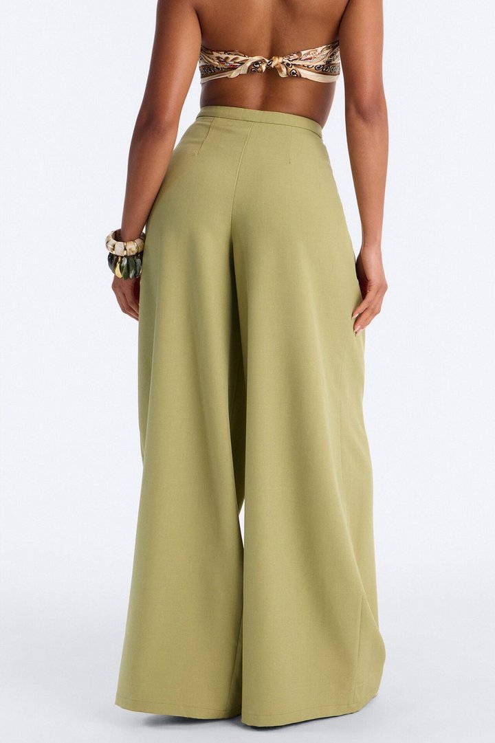 Power Moves Daily Pleated Low Rise Trouser 33″ - Green