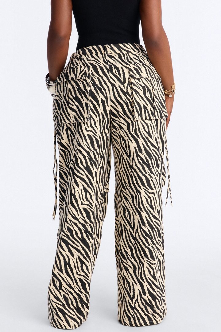 Daring Zebra Wide Leg Pleated Pants 33″ - Black/combo