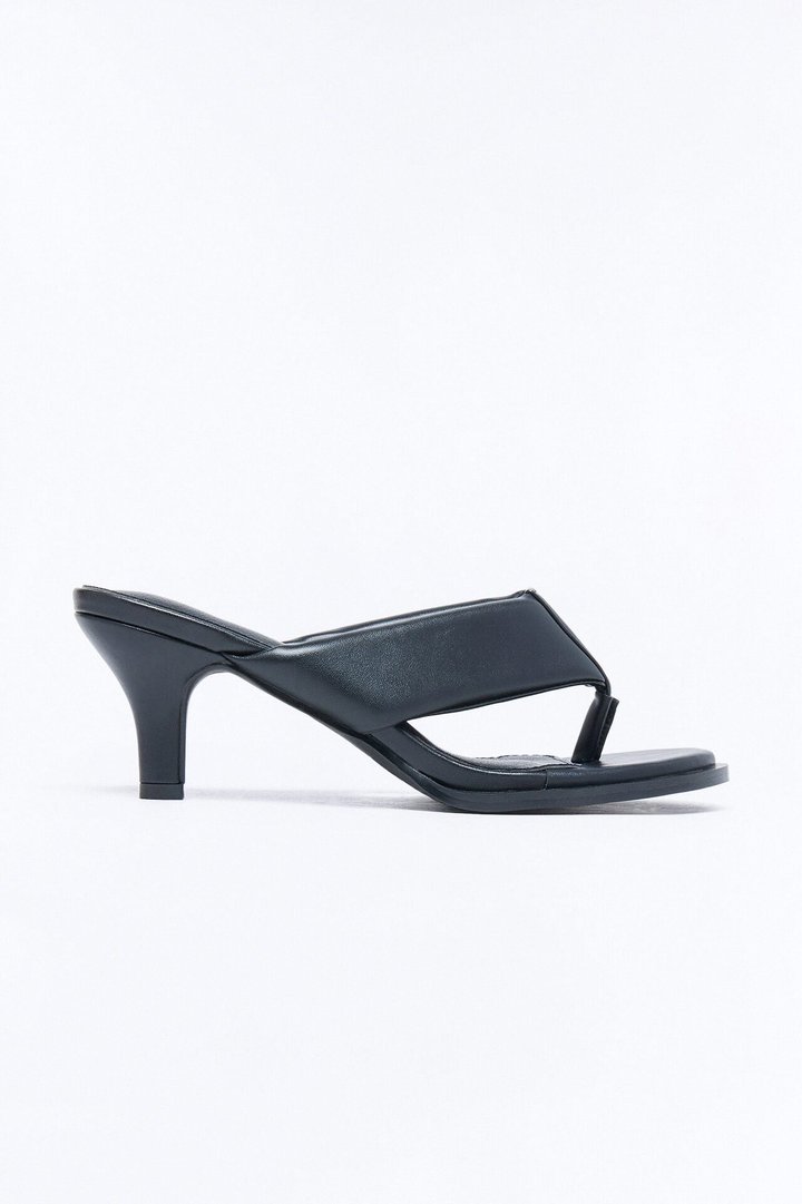 Cardinal Thong Kitten Heels - Black