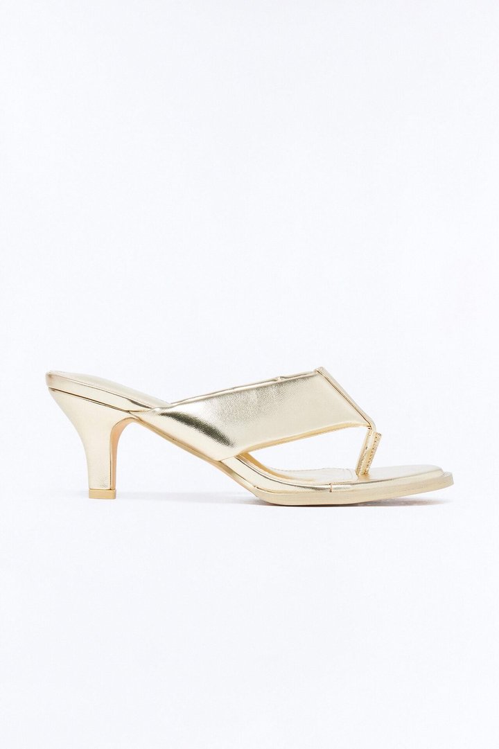Cardinal Thong Kitten Heels - Gold