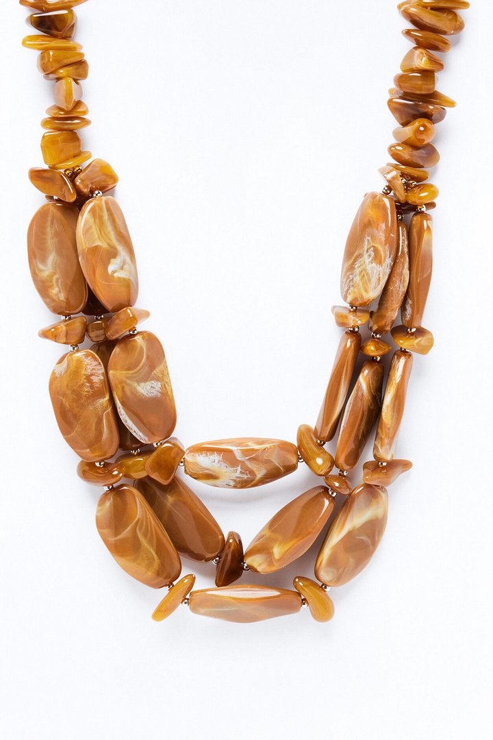 Resting Beach Face Necklace - Brown