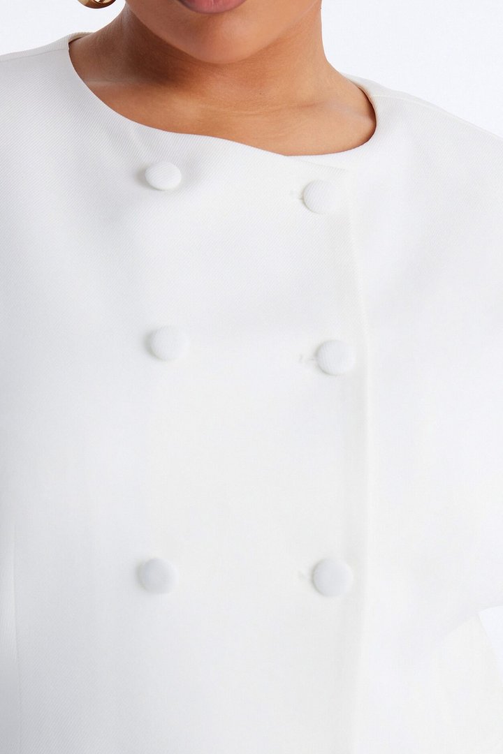 Niomie Long Sleeve Double Breasted Collarless Blazer - White