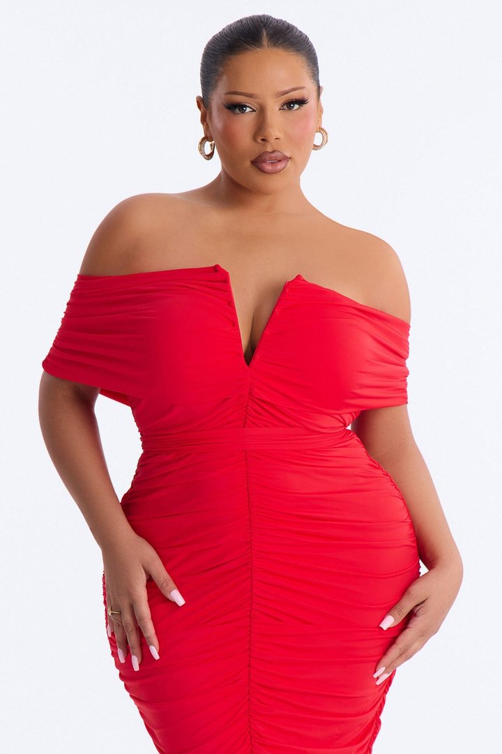 Thea Ruched Off Shoulder Midi Dress - Red