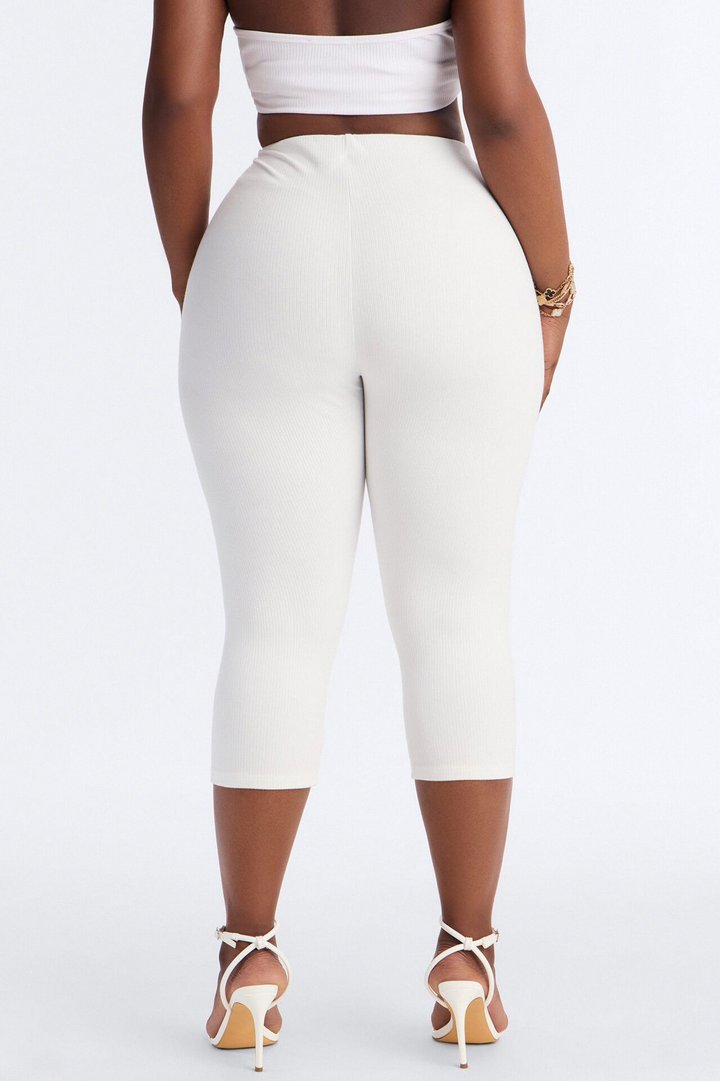 Ultra Ribbed Low Rise Capri Legging - White