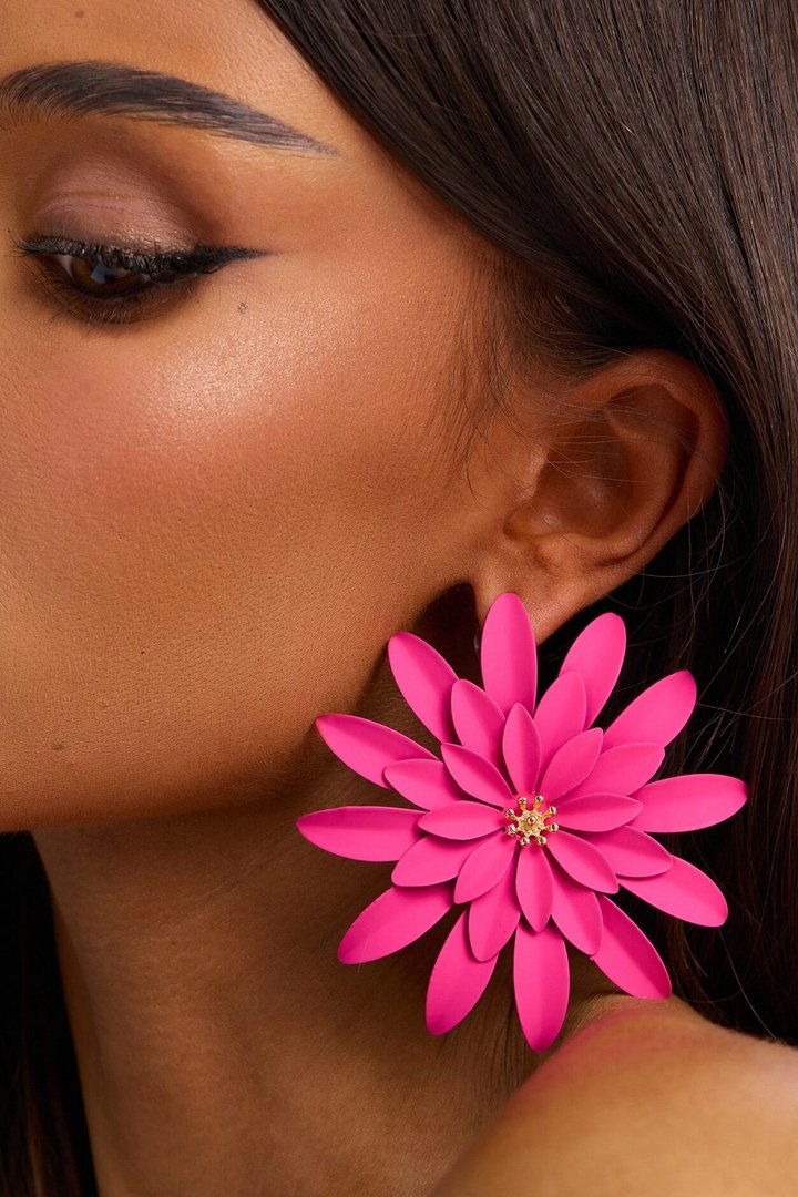 She Is The Moment Floral Earrings - Pink