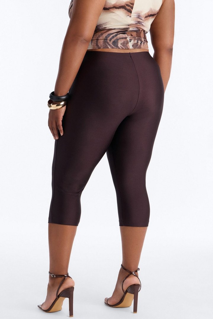 Tricot Low Rise Clean Waistband Capri Legging - Chocolate