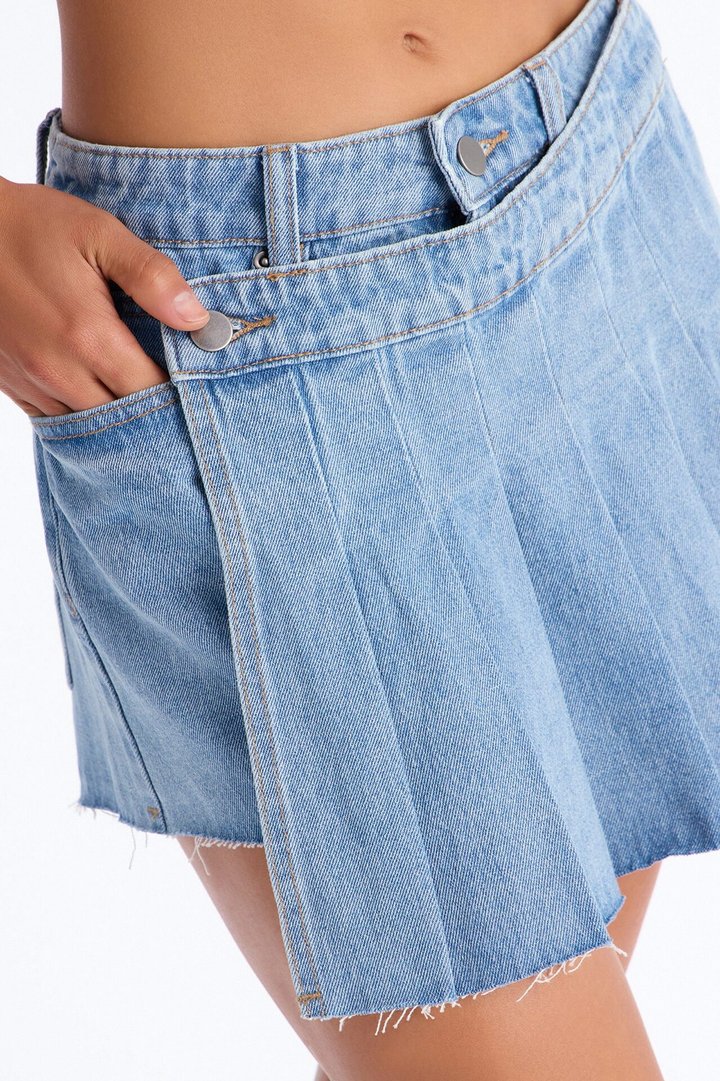 Phenomenal Flirt Pleated Denim Wrap Mini Skort - Medium Wash