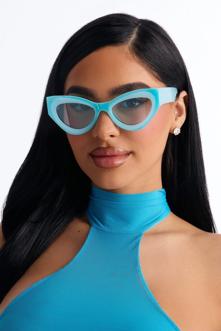 Lost In The Clouds Sunglasses - Light Blue