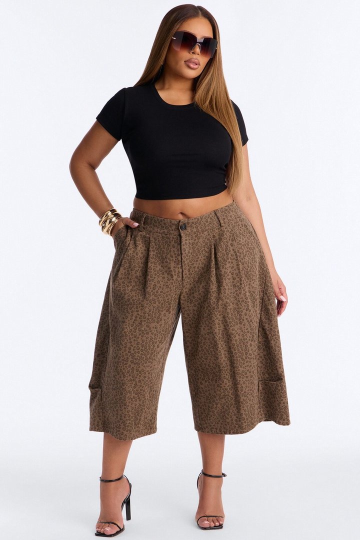 Zoey Low Rise Barrel Leopard Bermuda Short - Leopard