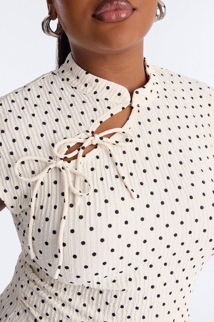 Mina Textured Polka Dot Mock Neck Short Sleeve Top - Cream/combo