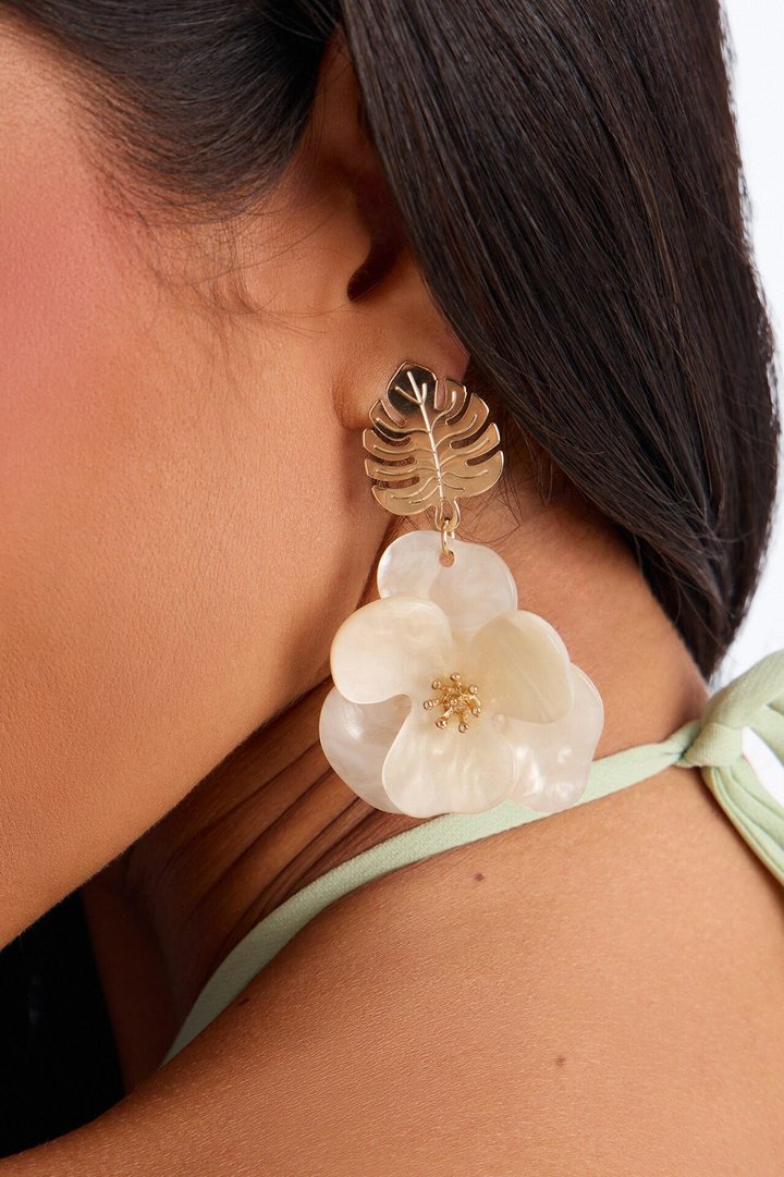 Luxe Flora Drop Earrings - Ivory