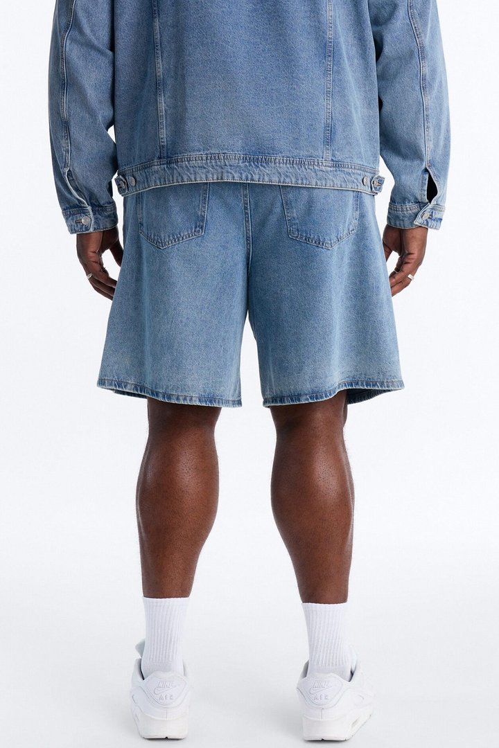 Relaxed Street Ice Denim Short - Light Wash