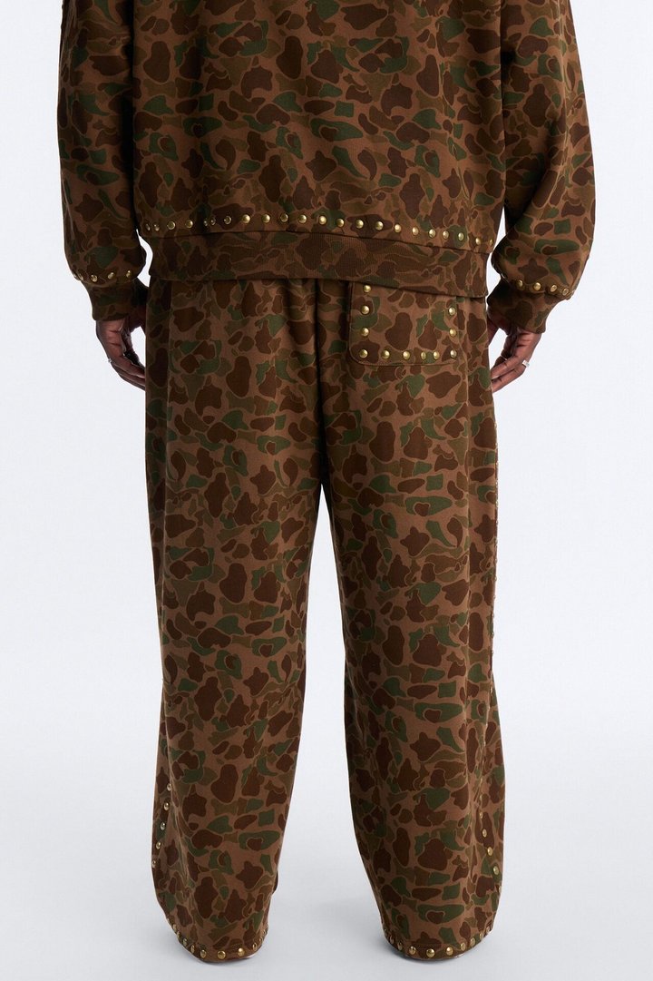 Baggy Frontline Studded Camo Sweatpants - Camouflage