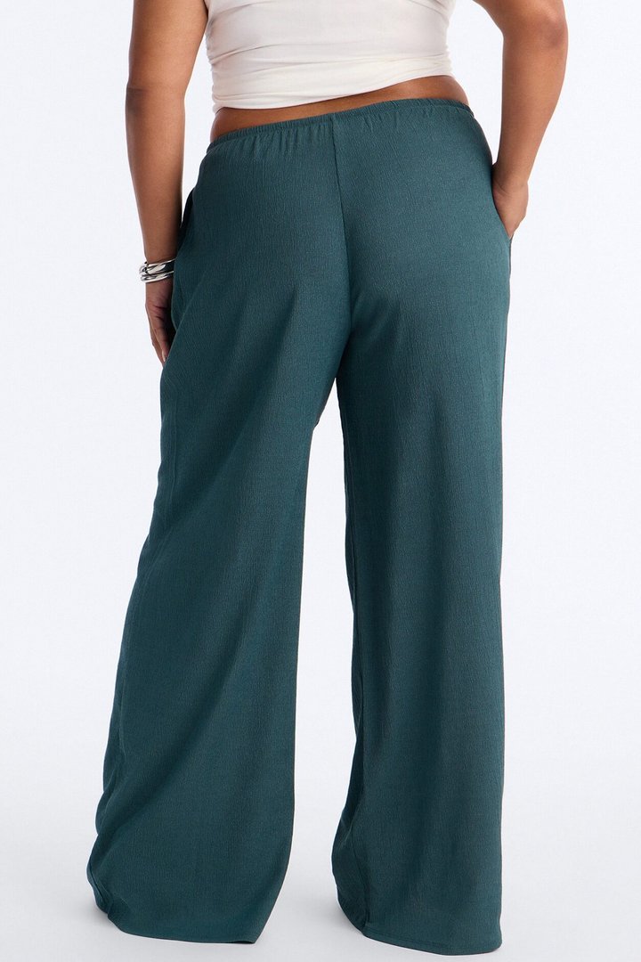 Sadie Low Rise Textured Wide Leg Pant 33″ - Hunter Green