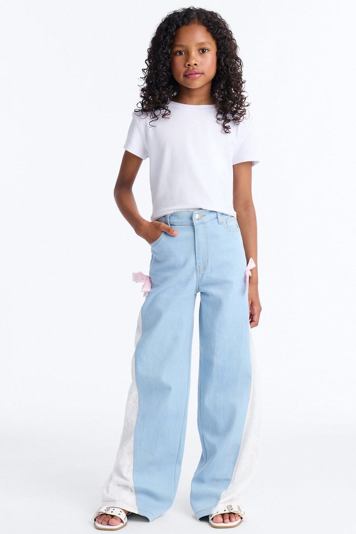 Mini She's Elegant Wide Leg Jeans - Light Wash