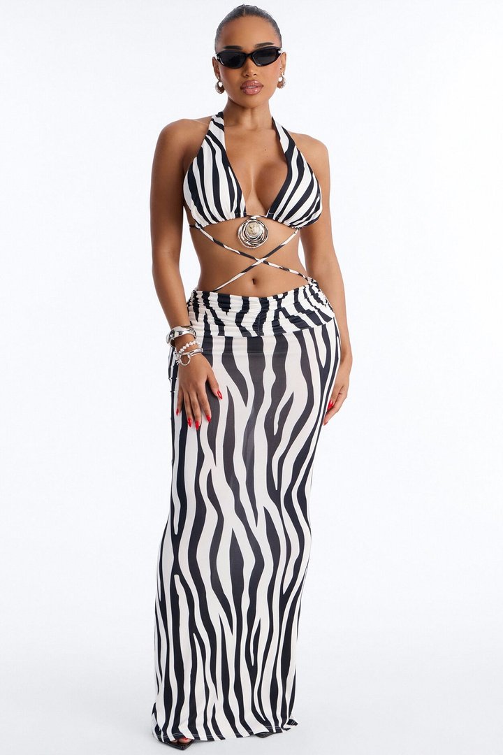 Aubrie Strappy Hardware Maxi Dress - Black/White