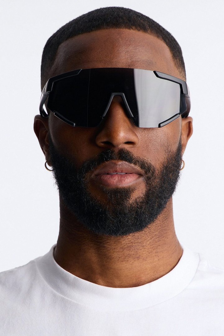 Striving Forward Sport Wrap Sunglasses - Black/Grey