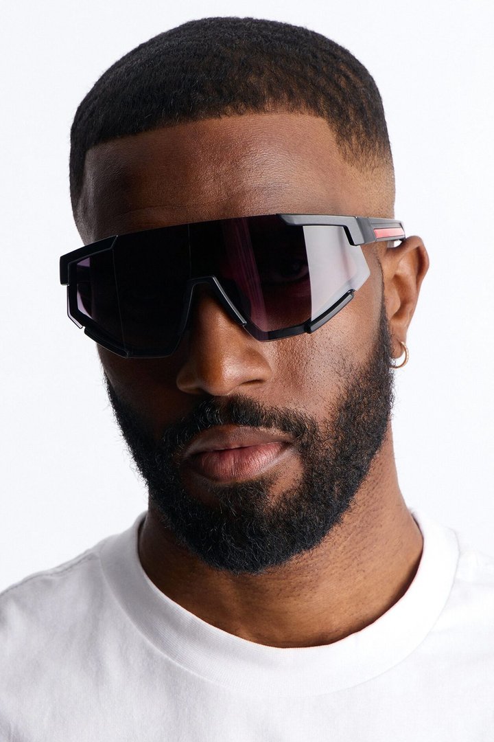 Striving Forward Sport Wrap Sunglasses - Black/Red