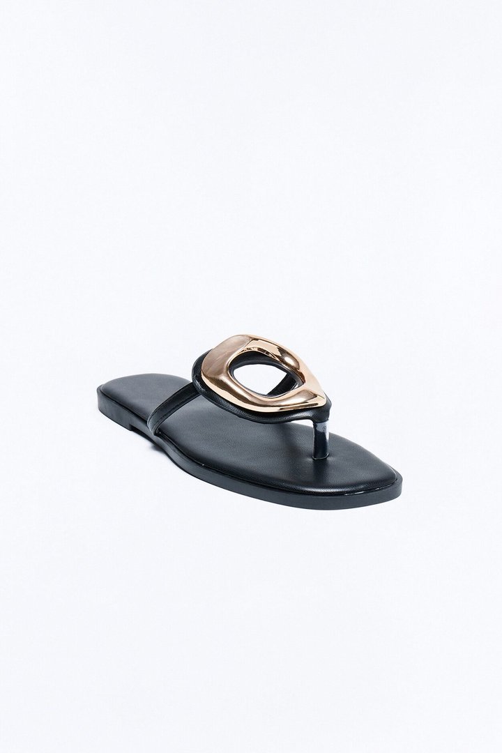 Tropical Oasis Hardware Flip Flops - Black