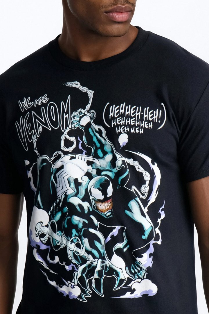Venom Swinging In Short Sleeve Tee - Black