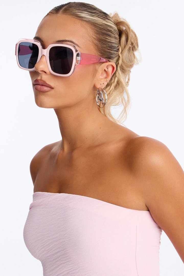 Feminine Flare Sunglasses - Pink