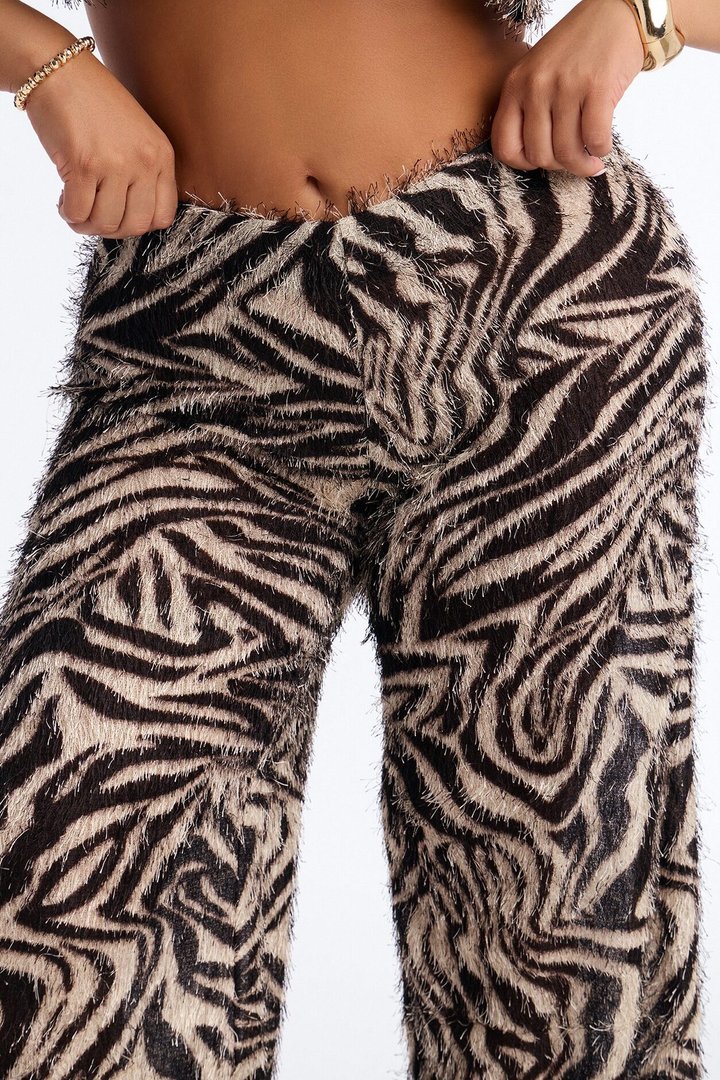 Anaya Textured Knit Abstract Low Rise Pant - Black/combo