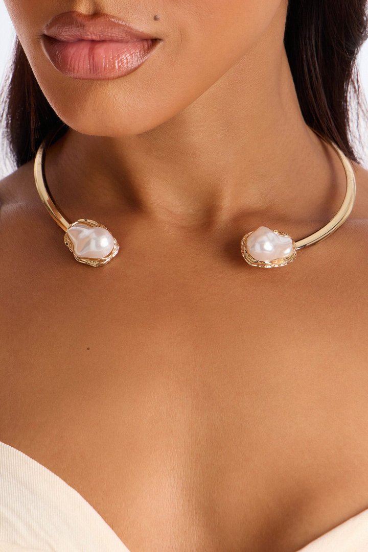 Blissful Retreat Pearl Choker - Gold