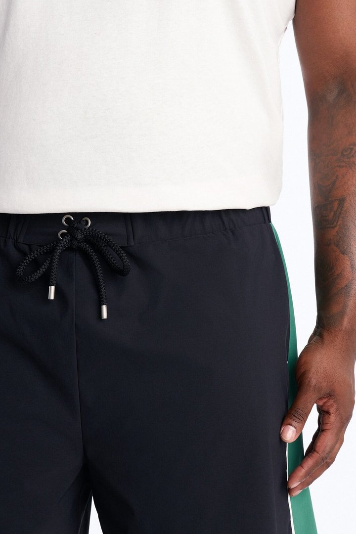Everyday Stretch Paneled Boardshorts 9″ - Black/Green