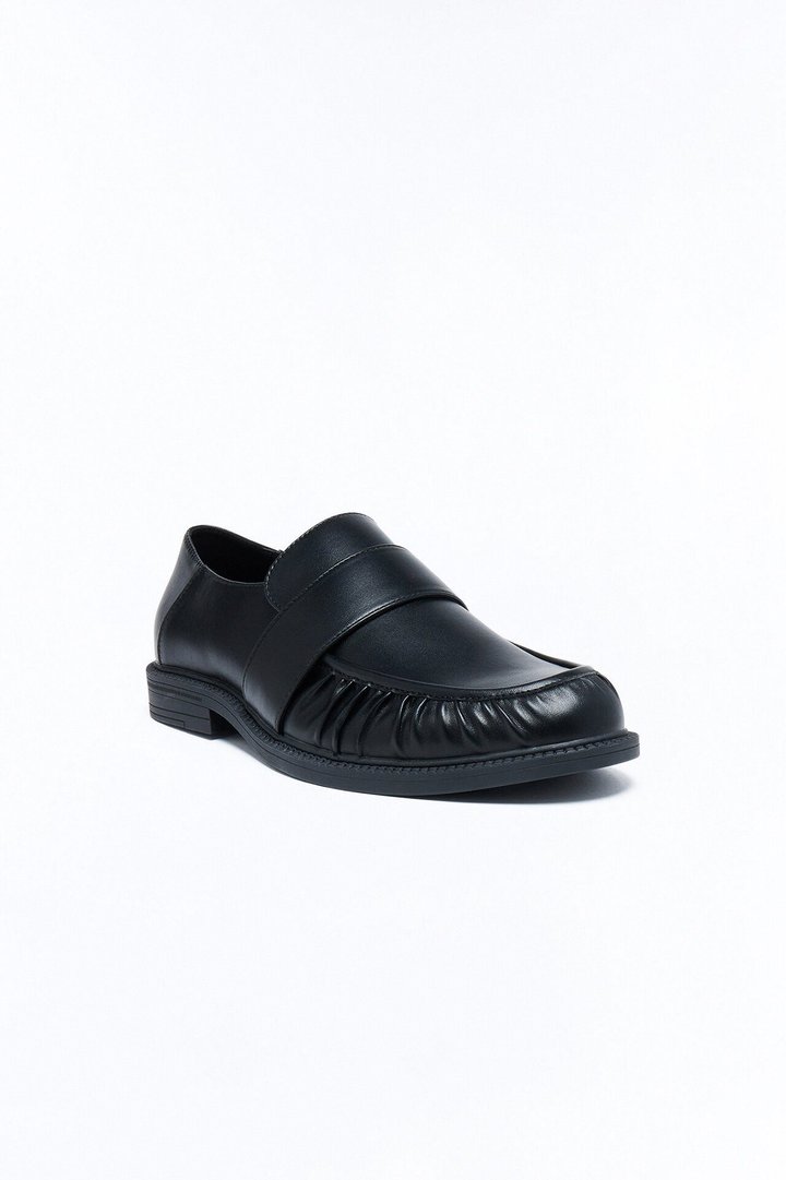 Ruched Toe Faux Leather Slip On Loafer - Black