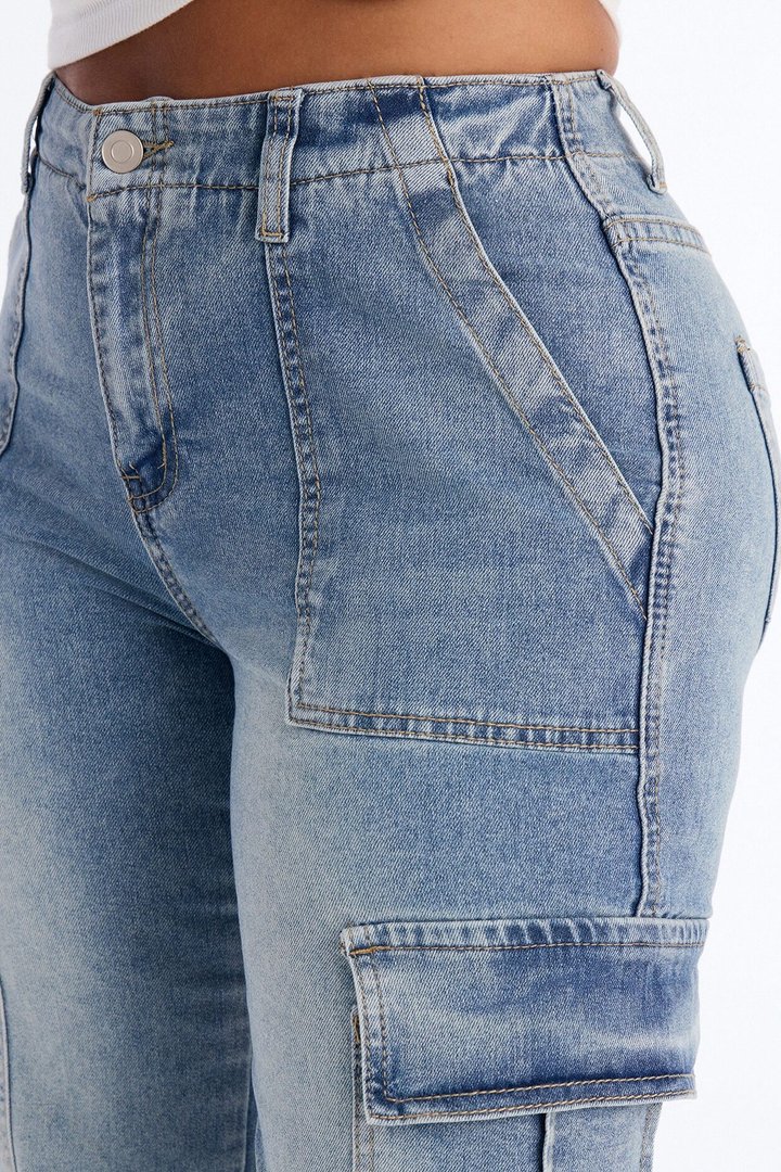 Break Bad Habits Cargo Straight Leg Jeans - Light Wash