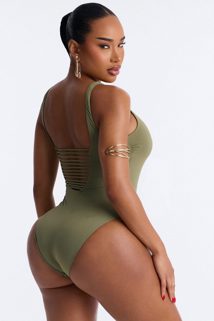Shades On Sandy Toes Cut Out Scoop Neck 1 Piece Swimsuit - Olive