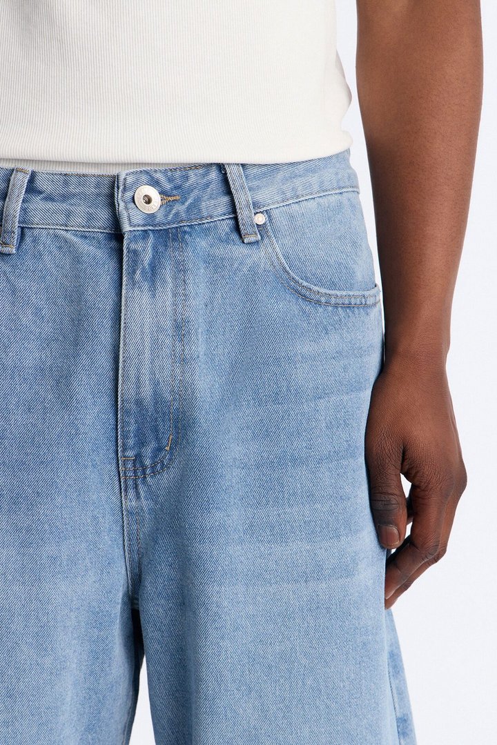 Clean Baggy 5 Pocket Jean - Light Blue Wash