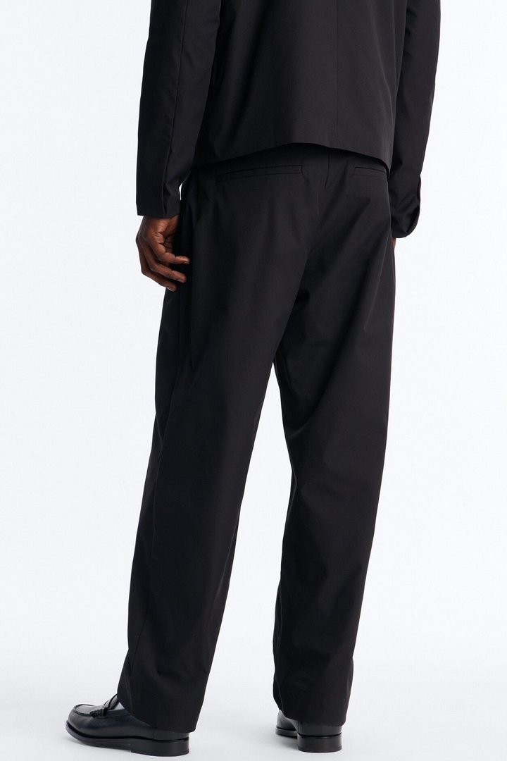 Relaxed Straight Heirloom Pleated Trouser - Black